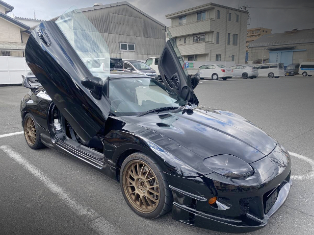 Scissor doors of DE3A MITSUBISHI FTO GR.