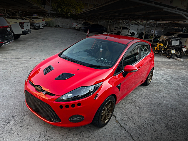 Front exterior of 4th Gen Ford Fiesta.