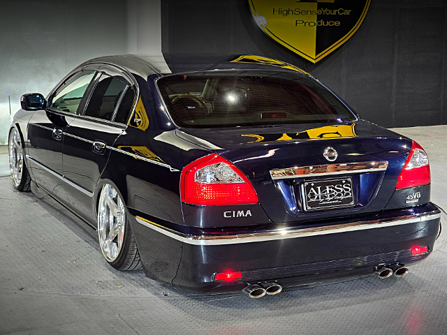 Rear exterior of JDM VIP custom GF50 NISSAN CIMA 450VIP.