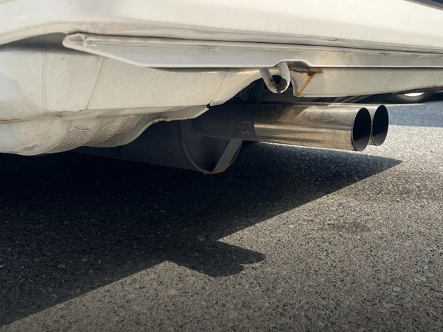 Exhaust Dual muffler of GX71 TOYOTA MARK II.