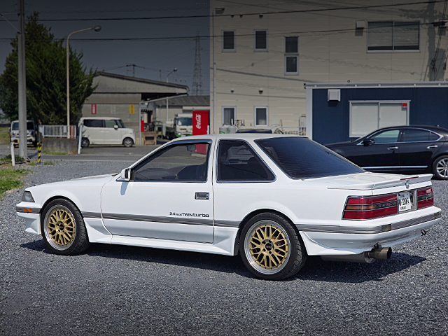 Rear exterior of GZ20 TOYOTA SOARER.