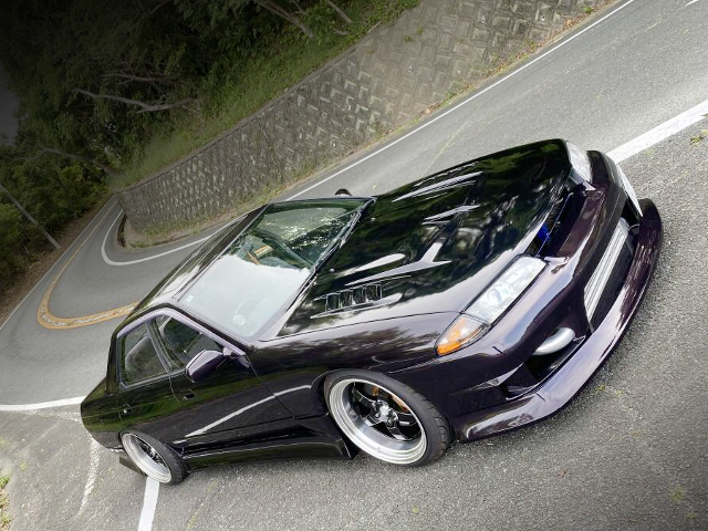 Front Side exterior of HCR32 SKYLINE 4-DOOR.