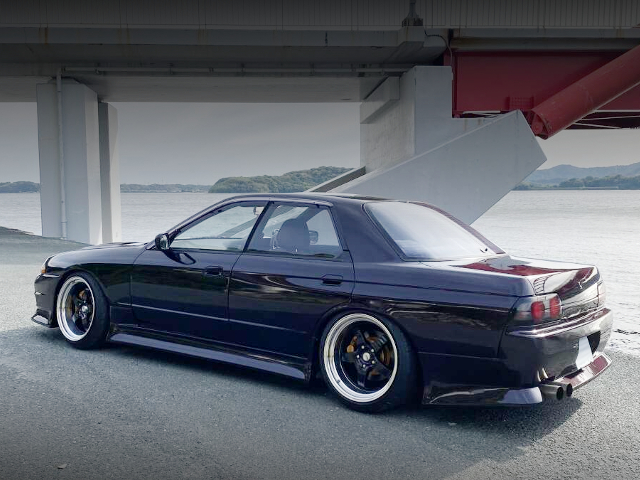 Rear exterior of HCR32 SKYLINE 4-DOOR.