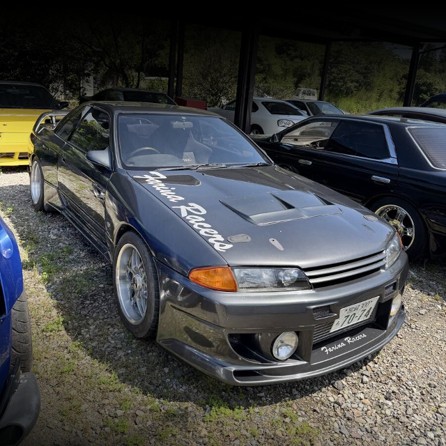 Front exterior of HCR32 SKYLINE 2-DOOR.