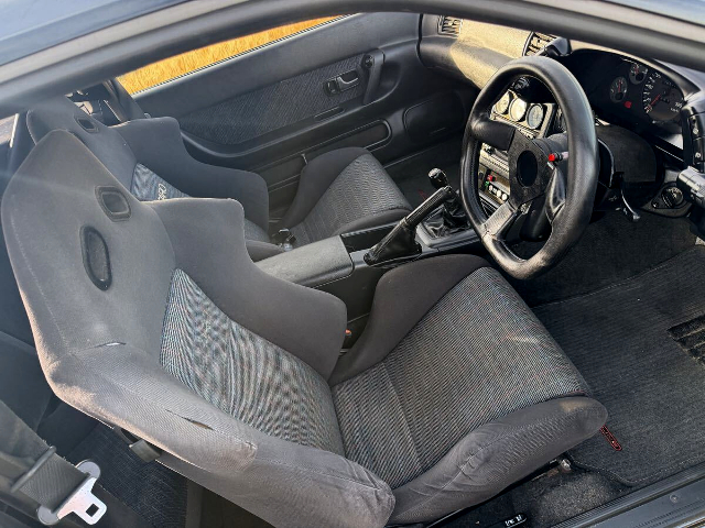Seats of HCR32 SKYLINE 2-DOOR.