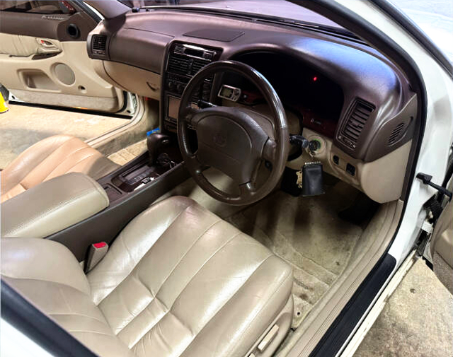 Interior of JZS147 ARISTO 3.0L LIMITED.