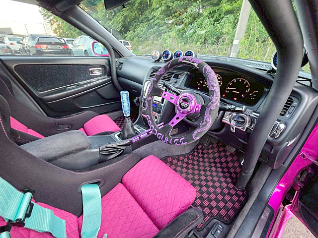 Interior of JZX100 CHASER TOURER-V.