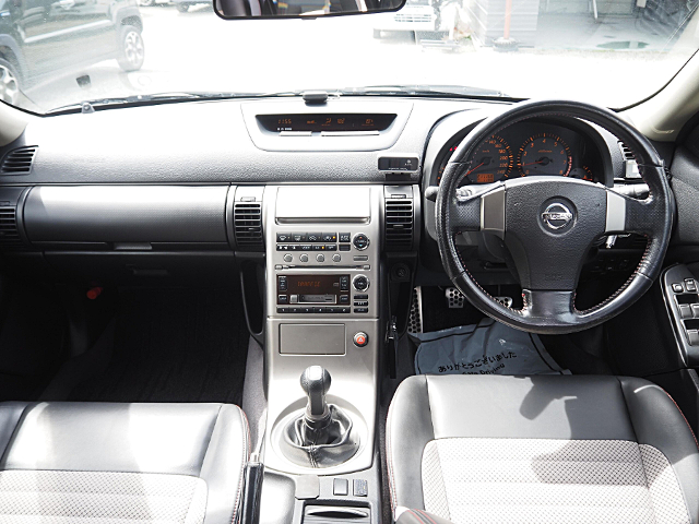 Dashboard of M35 STAGEA AXIS 350S.