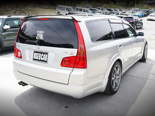 Rear exterior of M35 STAGEA AXIS 350S.