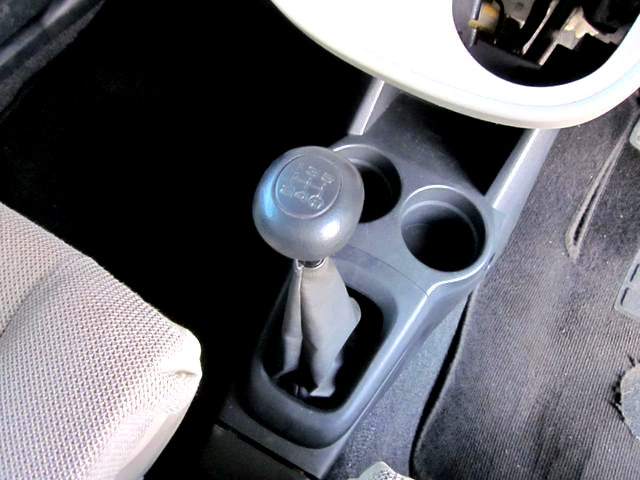 Manual shift knob of DAIHATSU MIRA COCOA X.