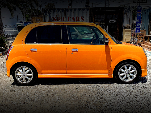 Right Side exterior of 2nd Gen DAIHATSU MIRA GINO.