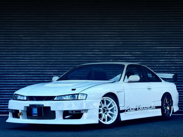 Front exterior of S14 NISSAN SILVIA.