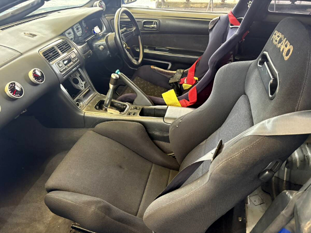 Passenger side interior of S14 NISSAN SILVIA.