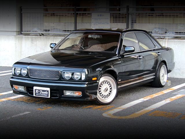 Front exterior of Y32 CEDRIC GRAN TURISMO ULTIMA.
