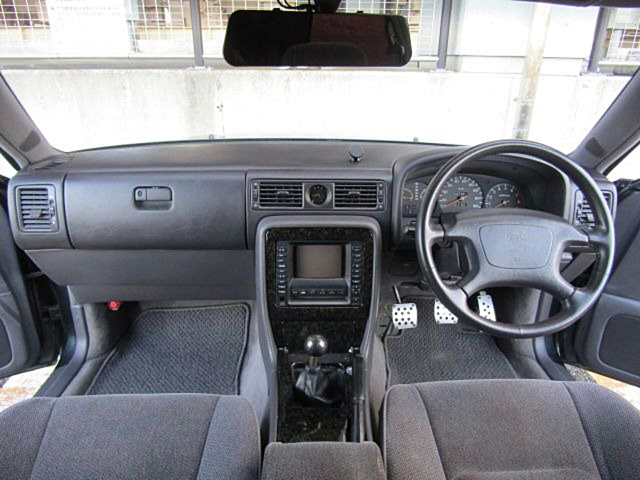 Interior of Y32 CEDRIC GRAN TURISMO ULTIMA.