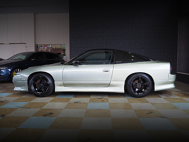 Side exterior of KRPS13 180SX TYPE-X SUPER HICAS.