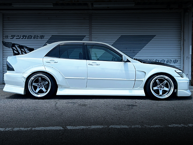 Side exterior of WIDEBODY ALTEZZA RS200 Z-EDITION.