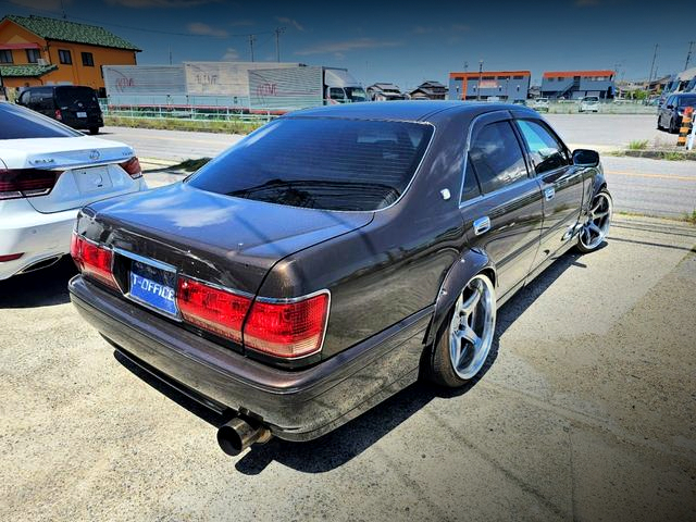 Rear exterior of JZS171 CROWN ATHLETE-V.
