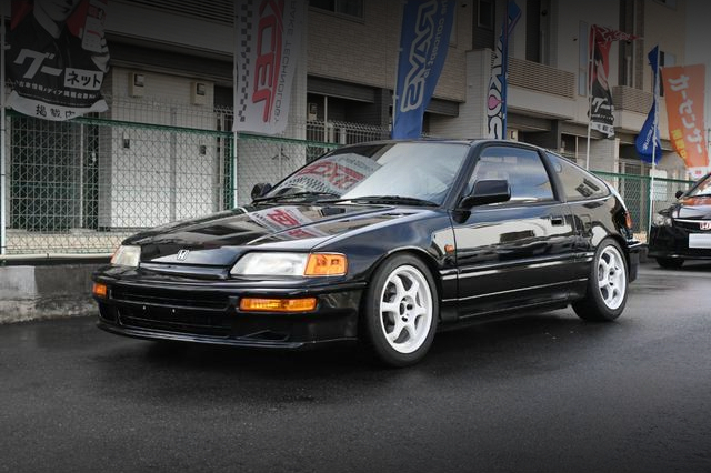 Front exterior of EF8 HONDA CR-X SiR.