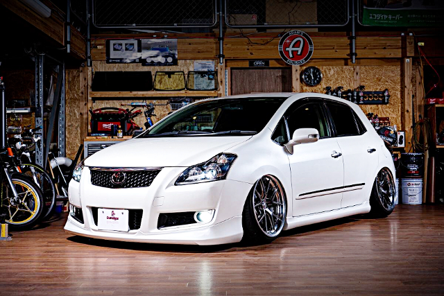 Front exterior of BORTIGA DEMO CAR TOYOTA BLADE MASTER-G.