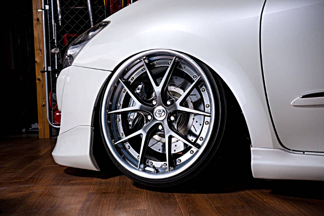 Front Rim exterior of BORTIGA DEMO CAR TOYOTA BLADE MASTER-G.