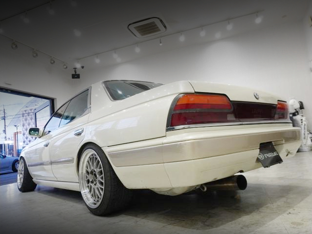 Rear exterior of C33 NISSAN LAUREL.