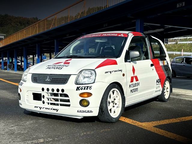 Front exterior of H47V MITSUBISHI MINICA.