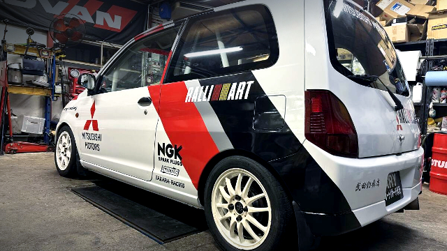 Rear exterior of H47V MITSUBISHI MINICA.