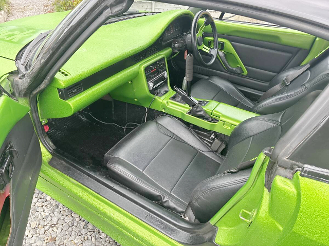 Interior of S15 SILVIA style EA11R CAPPUCCINO.