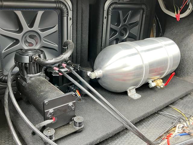 Air suspension installed South Siiiiide Auto DEMO CAR EF2 GRAND CIVIC 35XT FORMULA.