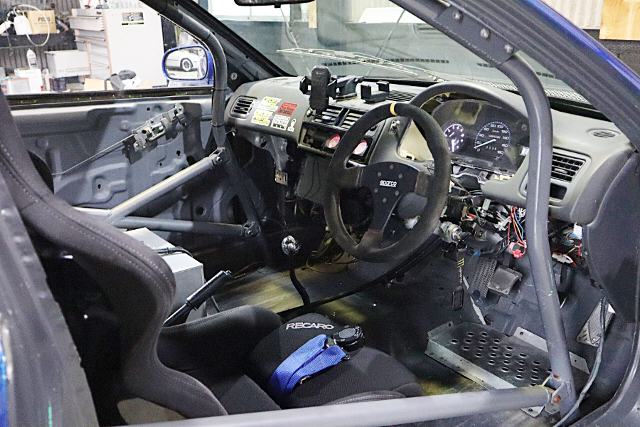 Interior of EK4 CIVIC SiR.