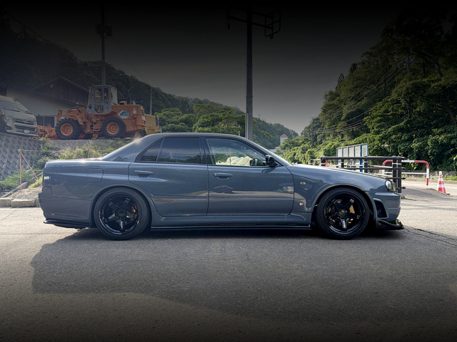 Side exterior of ER34 SKYLINE 4-DOOR 25GT-V.
