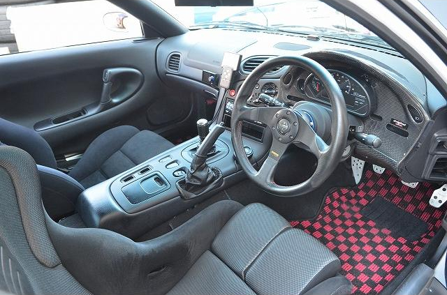 Dashboard of FD3S RX-7 TYPE-RS.