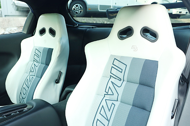 Seats of RE-AMEMIYA D1 WIDEBODY FD3S MAZDA RX-7 TYPE-R.