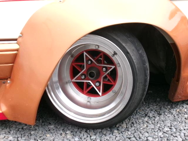 Front Rim and JDM WORKS Fender Ache of JDM Kaido racer WORKS Widebody GX71 MARK II GRANDE.