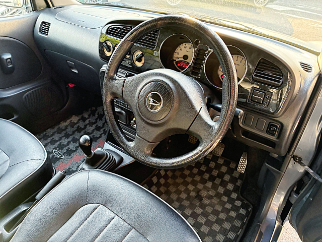 Dashboard of L700S DAIHATSU MIRA GINO.
