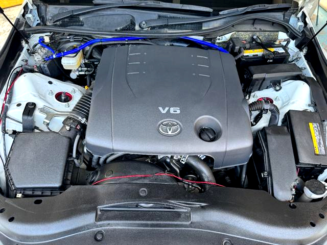 4GR-FSE 2500cc V6 engine.