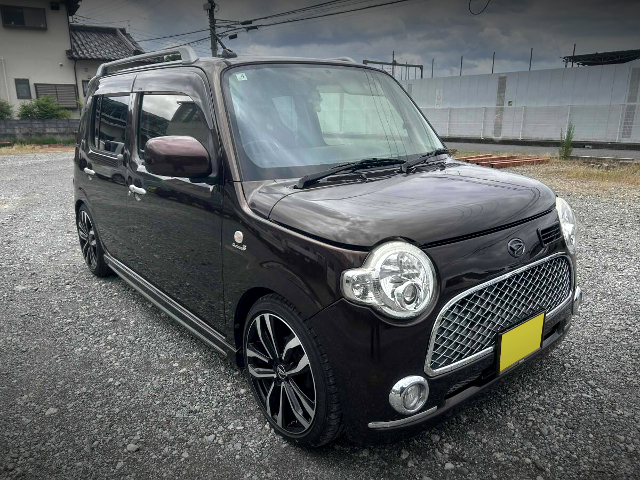 Front exterior of L675S MIRA COCOA PLUS X.