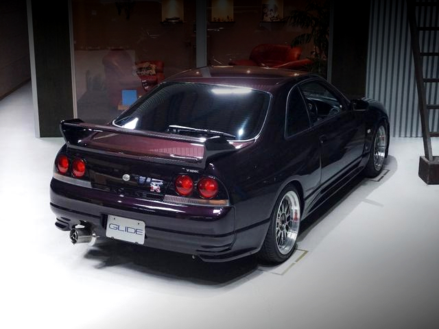 Rear exterior of R33 SKYLINE GT-R V-SPEC.