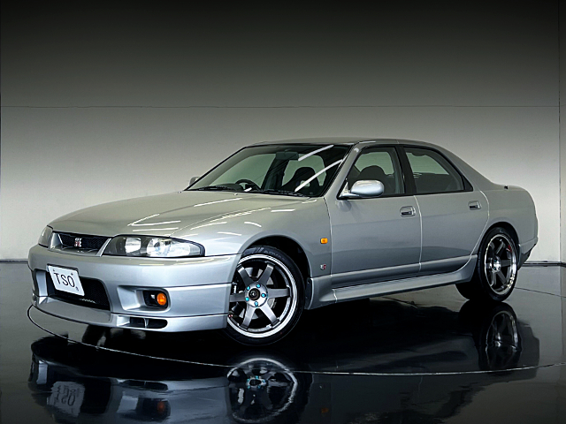 Front exterior of R33 Skyline 4-door GT-R Autech Version 40th Anniversary.