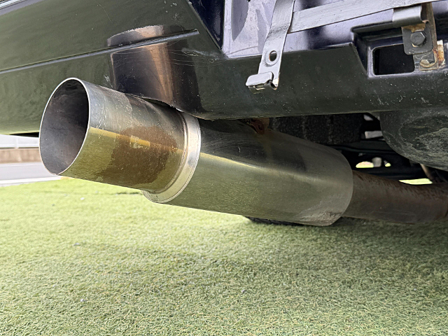 Exhaust muffler of 6th Gen C33 NISSAN LAUREL.