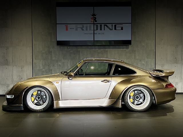 Left-Side exterior of RWB WIDEBODY PORSCHE 993 CARRERA 4S.