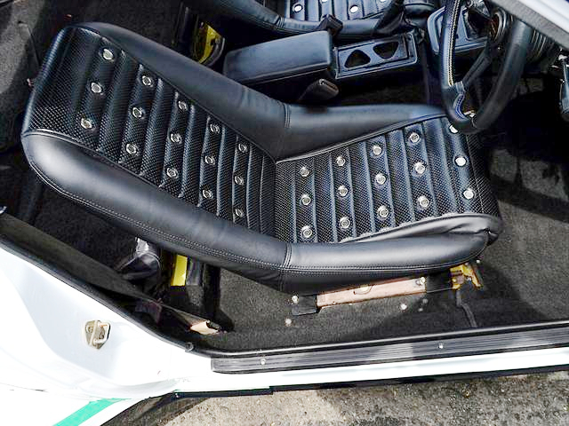 Driver side Seat of WORKS WIDEBODY SA22C SAVANNA RX-7.