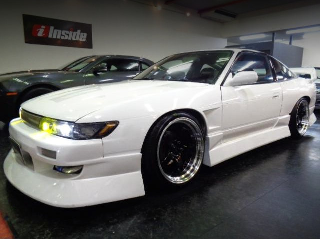 Front Side exterior of WIDEBODY SILEIGHTY.