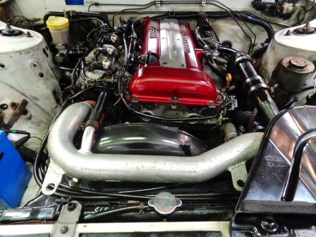 SR20DET 2.0L TURBO ENGINE.