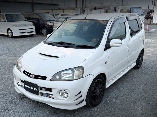 Front exterior of DAIHATSU YRV.