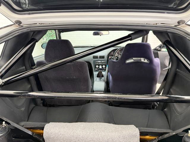 Seats and Roll cage of WIDEBODY 180SX TYPE-X.
