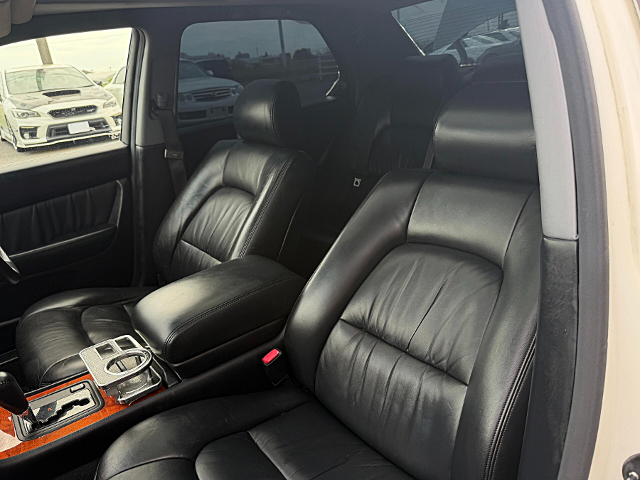 Seats of UCF20 Toyota Celsior 4.0 A-spec eR version.