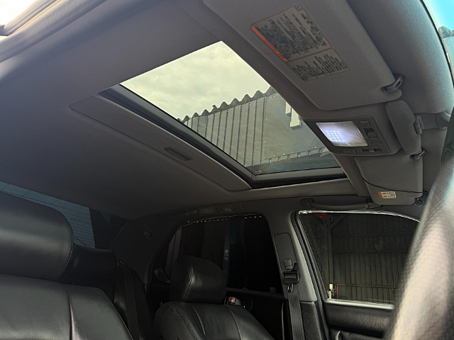 Sunroof of UCF20 Toyota Celsior 4.0 A-spec eR version.