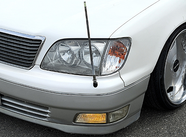 Headlight of UCF20 Toyota Celsior 4.0 A-spec eR version.